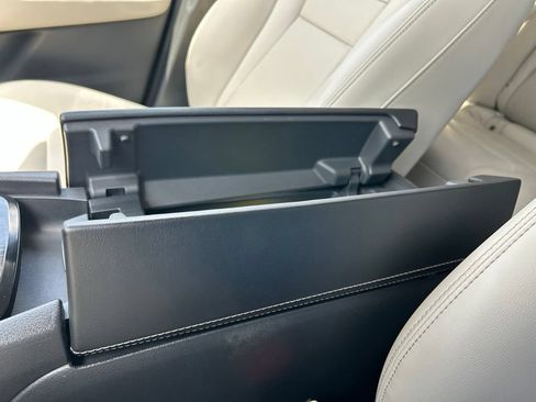 Certified 2024 Nissan Rogue SL FWD image 40