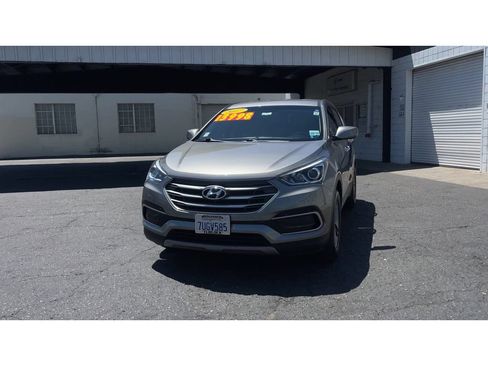 Used 2017 Hyundai Santa Fe Sport FWD image 6