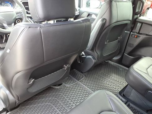 New 2027 Chrysler Pacifica LX FWD image 16