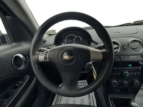 Used 2009 Chevrolet HHR LS FWD image 12