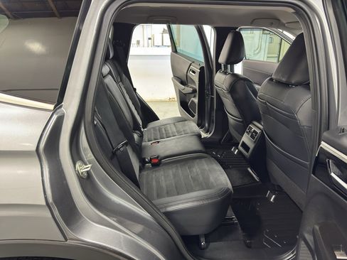 Used 2022 Mitsubishi Outlander SE AWD/4WD image 34