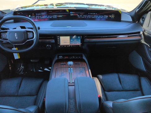 New 2026 Lincoln Navigator L Black Label AWD/4WD image 16