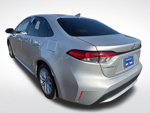 Used 2020 Toyota Corolla LE w/ LE Premium Package FWD image 5