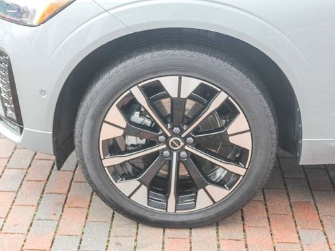 Certified 2026 Volvo XC60 B5 Plus w/ Climate Package image 5