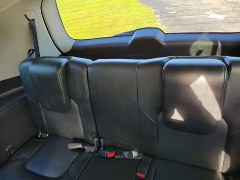 Used 2021 Nissan Armada SL w/ Captain's Chairs Package AWD/4WD image 15
