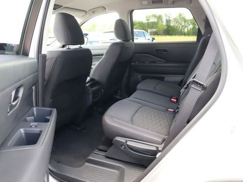 Used 2025 Nissan Pathfinder SV AWD/4WD image 18