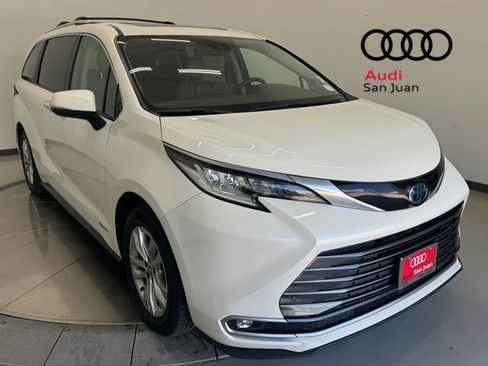 Used 2021 Toyota Sienna Limited FWD image 1