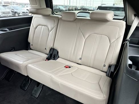 Certified 2022 Ford Expedition Limited image 9