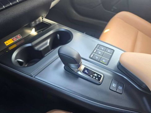New 2026 Lexus UX 300h FWD image 31