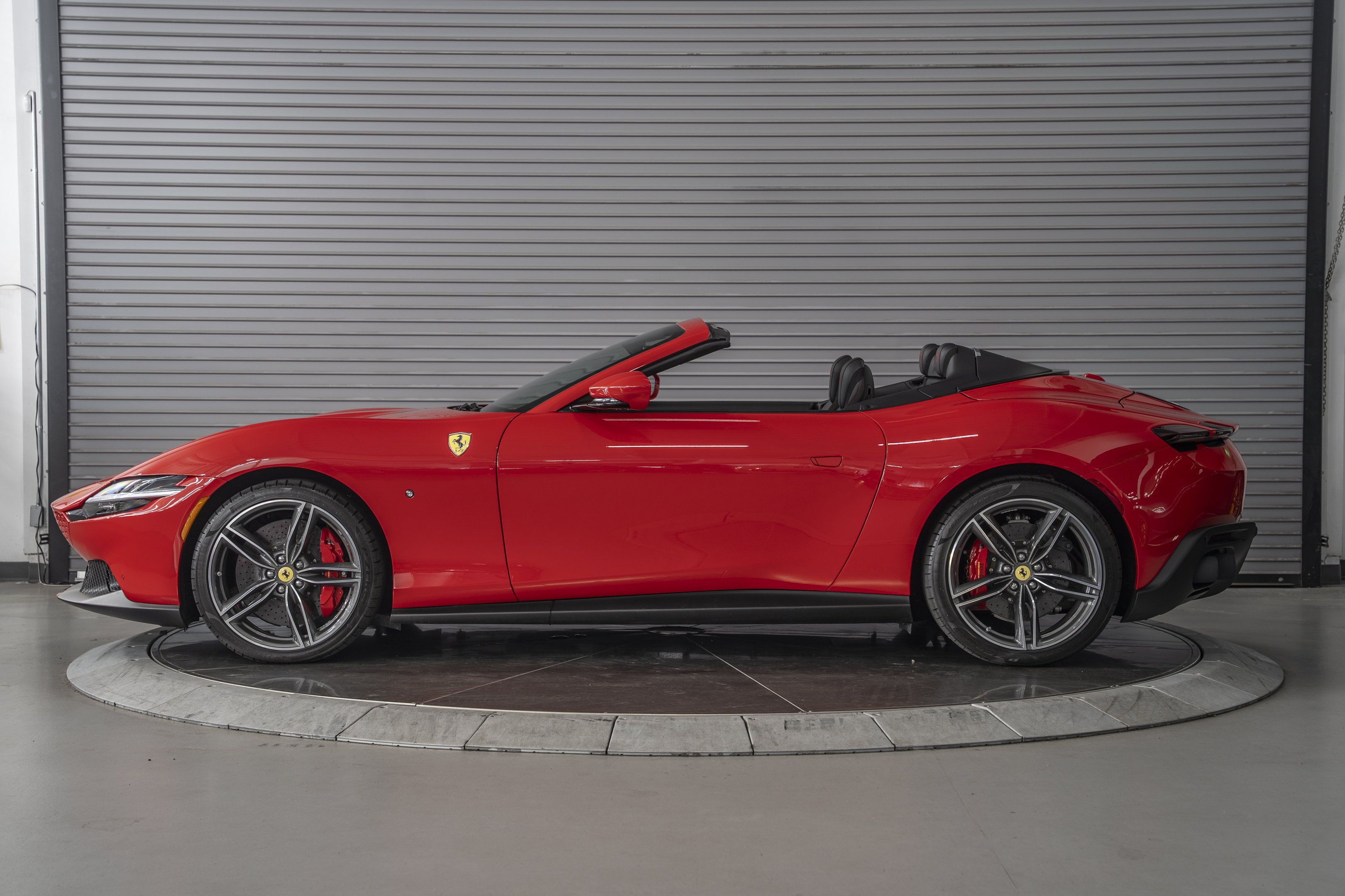 Used 2026 Ferrari Roma Spider RWD image 2