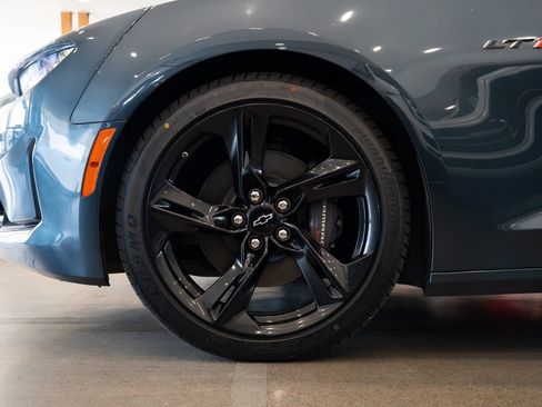 Used 2023 Chevrolet Camaro LT RWD image 7