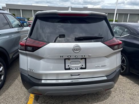 Used 2022 Nissan Rogue SV AWD/4WD image 17