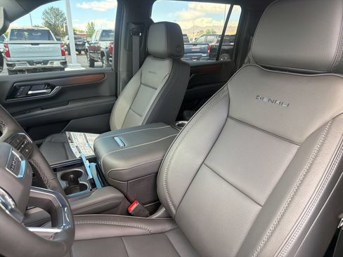 New 2026 GMC Yukon XL Denali w/ Sun & Power Step Package AWD/4WD image 12