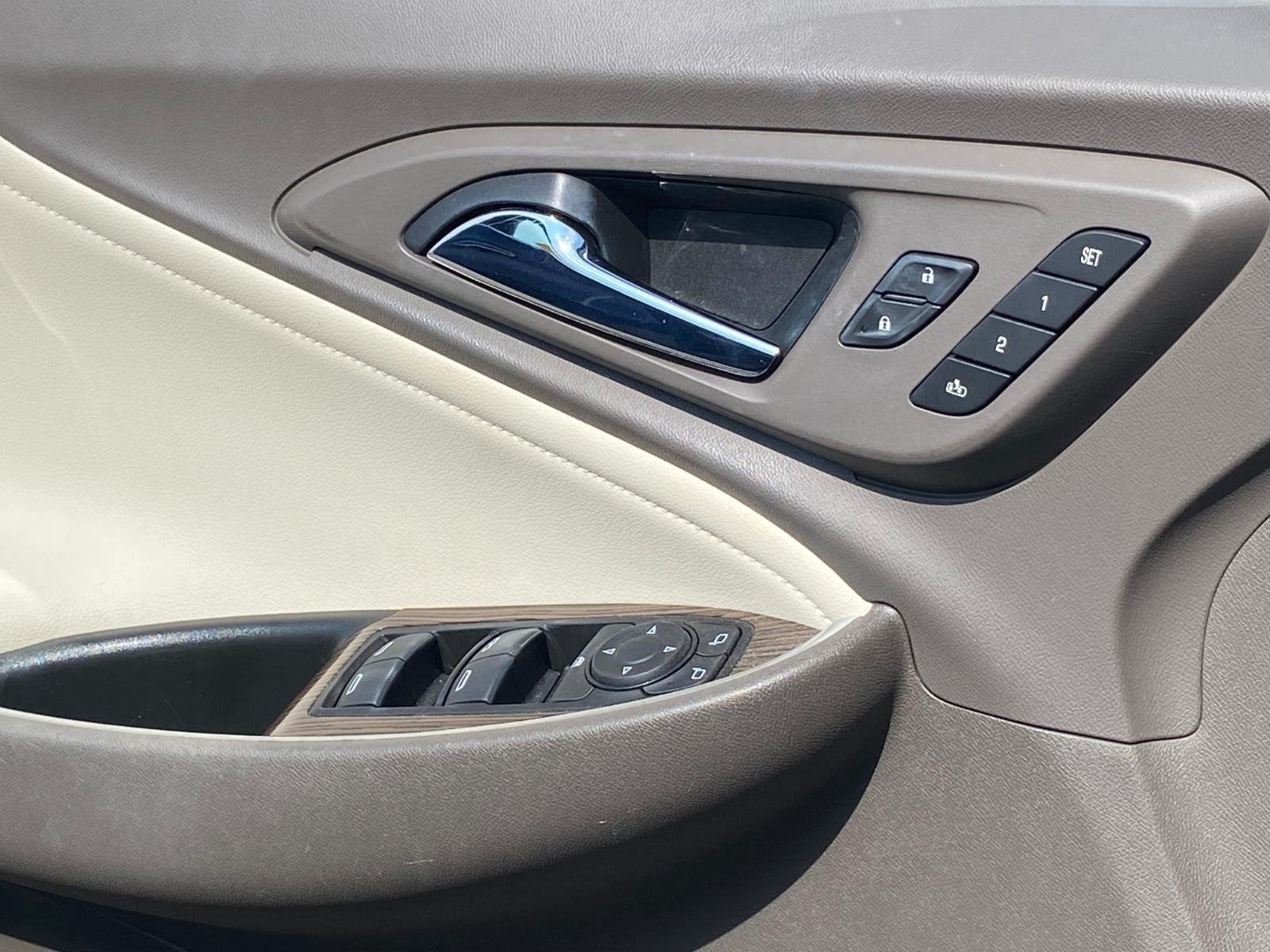 Used 2022 Chevrolet Malibu Premier FWD image 21
