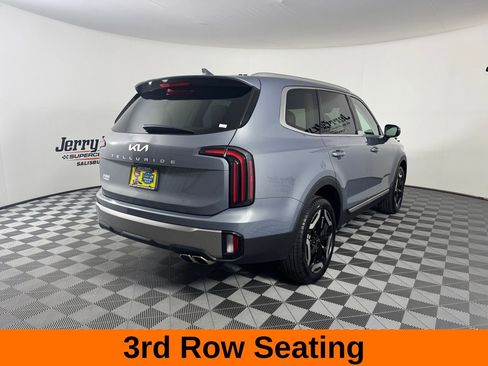 Used 2025 Kia Telluride EX w/ EX Captain's Chair Package image 7