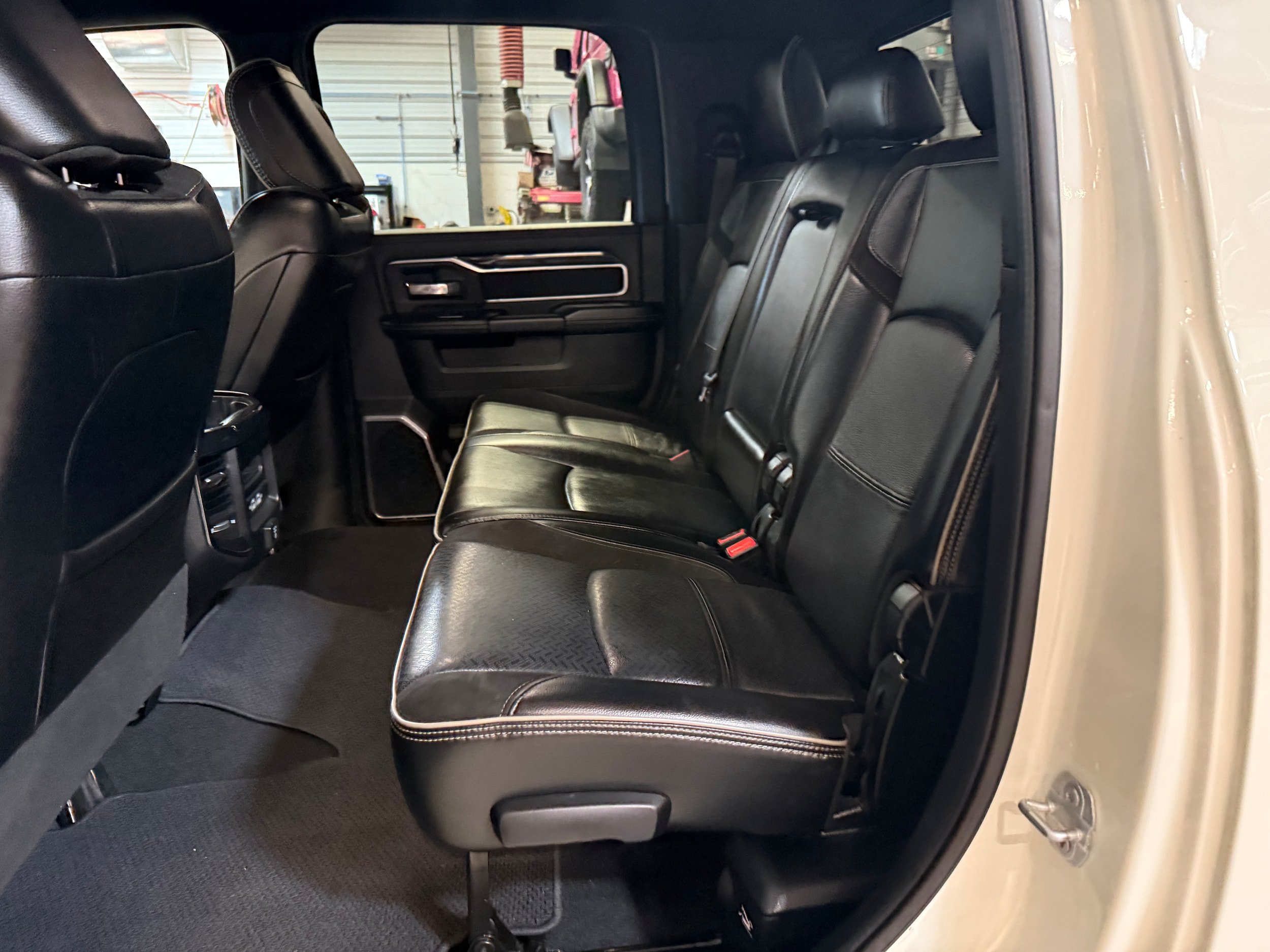 Used 2022 RAM 2500 Laramie w/ Night Edition AWD/4WD image 34