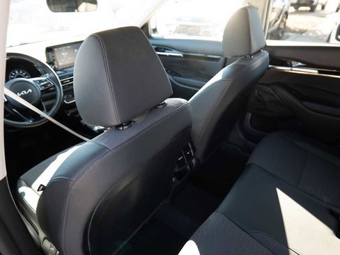 Used 2023 Kia Seltos S image 22