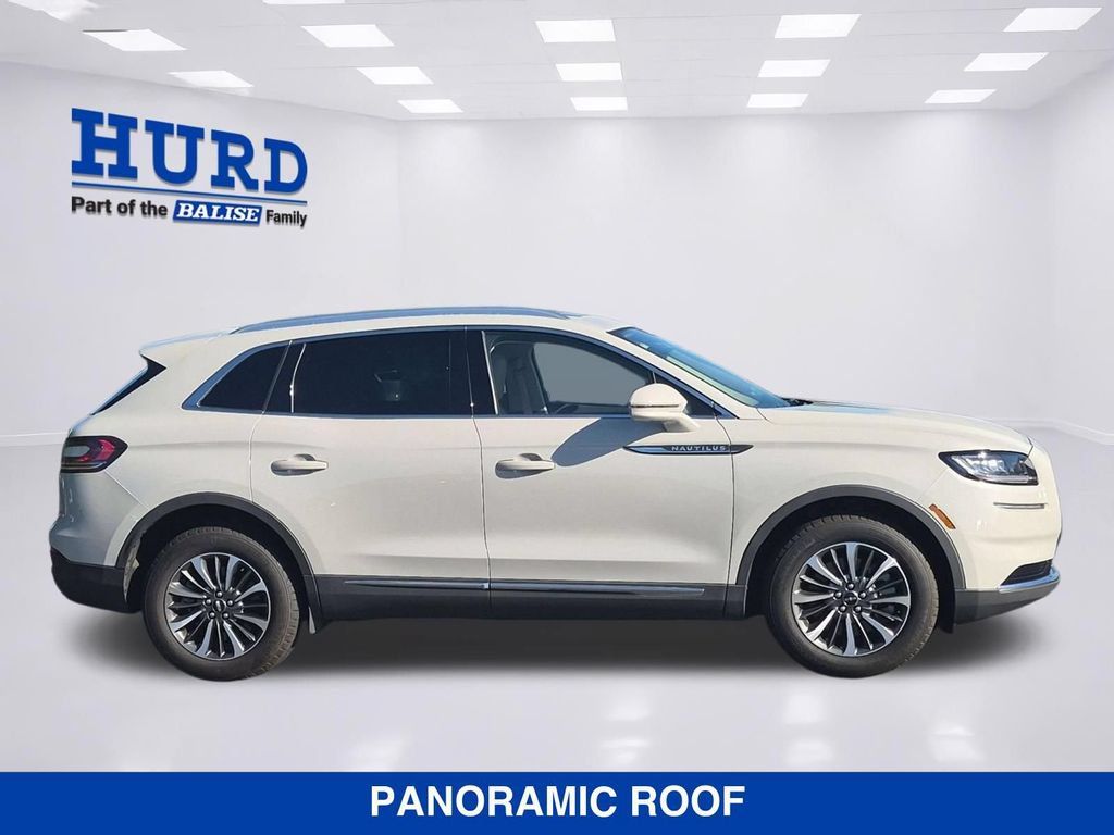 Used 2023 Lincoln Nautilus Reserve w/ Cargo Utility Package AWD/4WD image 2