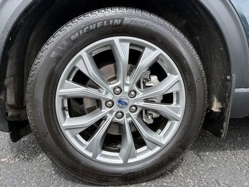 Used 2024 Ford Explorer XLT w/ Equipment Group 202A AWD/4WD image 11