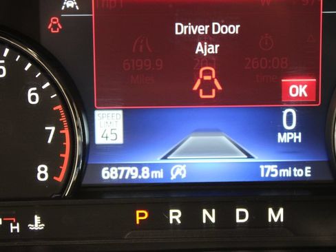 Used 2021 Ford Explorer XLT w/ Equipment Group 202A AWD/4WD image 18