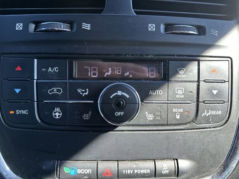 Used 2019 Dodge Grand Caravan GT image 17