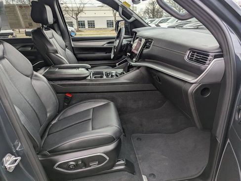 Used 2025 Jeep Wagoneer Series II image 21