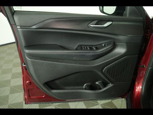 Used 2023 Jeep Grand Cherokee Altitude AWD/4WD image 20