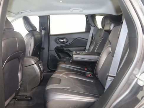 Used 2023 Jeep Cherokee Altitude Lux image 42