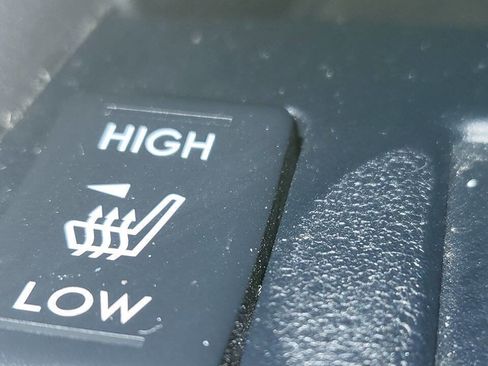 Used 2018 Subaru Forester 2.5i Limited image 16