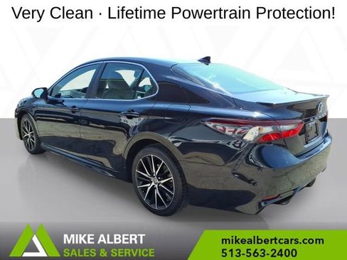 Used 2022 Toyota Camry SE FWD image 5