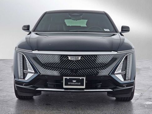 New 2025 Cadillac Lyriq Luxury image 8