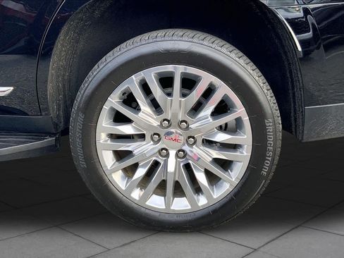 Used 2025 GMC Yukon Elevation AWD/4WD image 10