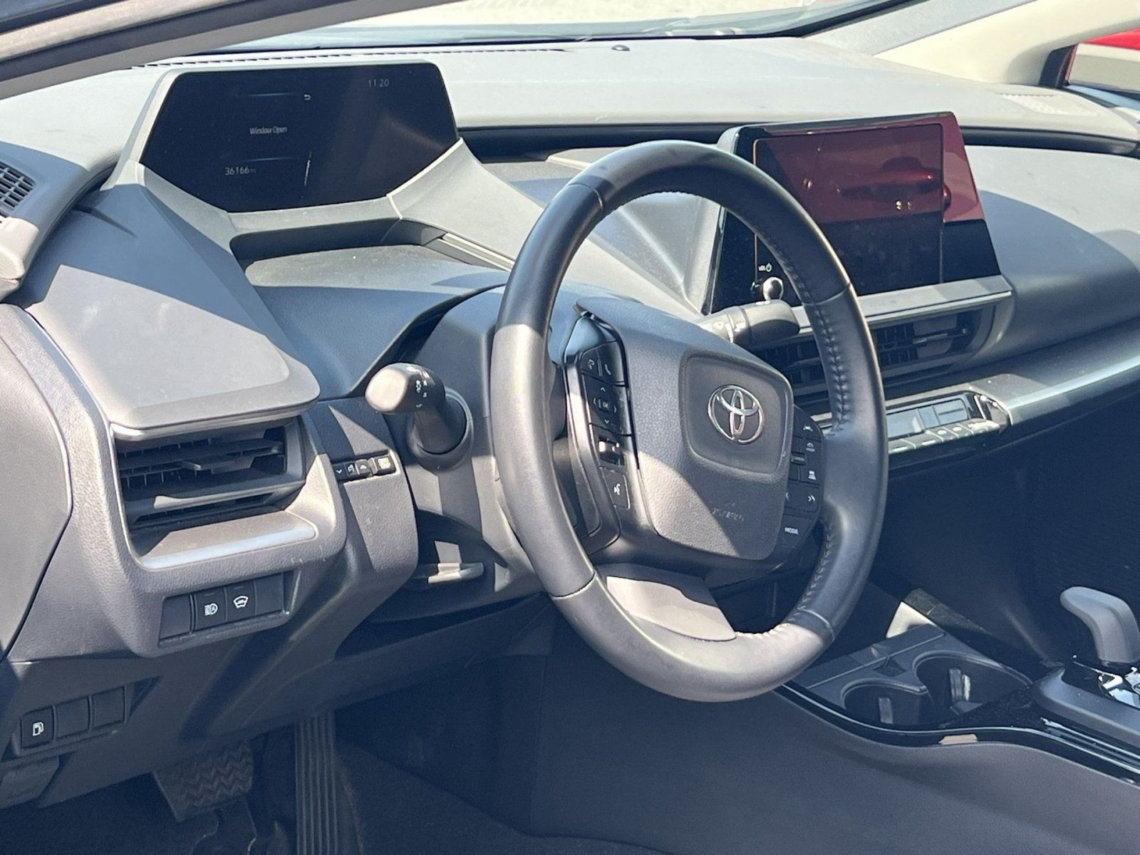 Used 2025 Toyota Prius LE FWD image 13