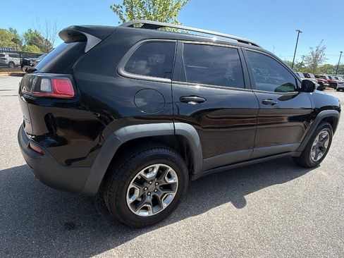 Used 2019 Jeep Cherokee Trailhawk image 8