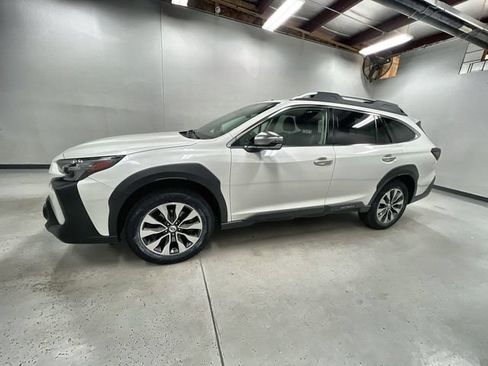 Used 2024 Subaru Outback Touring AWD/4WD image 5