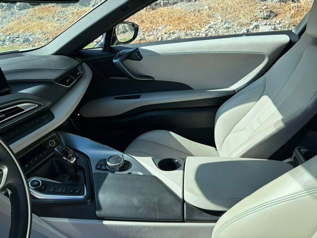Used 2015 BMW i8 AWD/4WD image 31