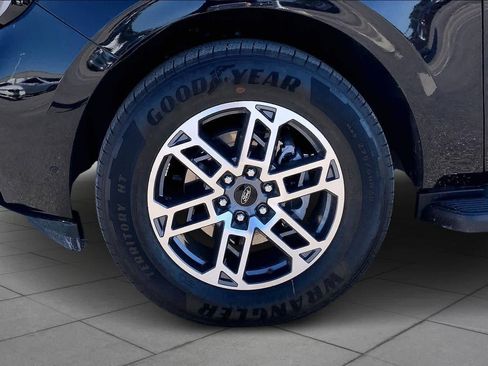 Certified 2025 Ford Expedition Active RWD image 12