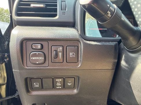 Used 2023 Toyota 4Runner Limited AWD/4WD image 19