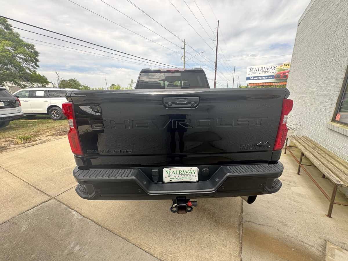 Used 2024 Chevrolet Silverado 2500 High Country w/ Midnight Edition AWD/4WD image 6