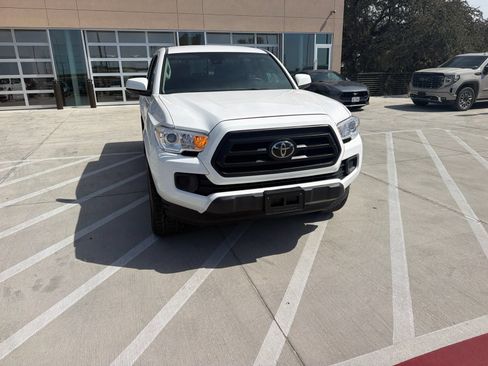 Used 2021 Toyota Tacoma SR w/ SR Convenience Package RWD image 3