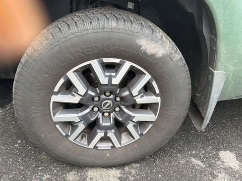 Used 2022 Nissan Frontier SV w/ SV Premium Package image 3