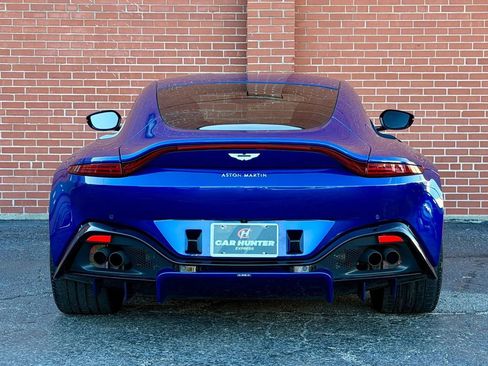 Used 2019 Aston Martin V8 Vantage Coupe image 12