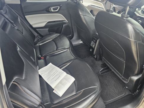 Used 2022 Jeep Compass Limited image 25