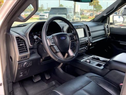Used 2018 Ford Expedition XLT w/ Equipment Group 202A image 16
