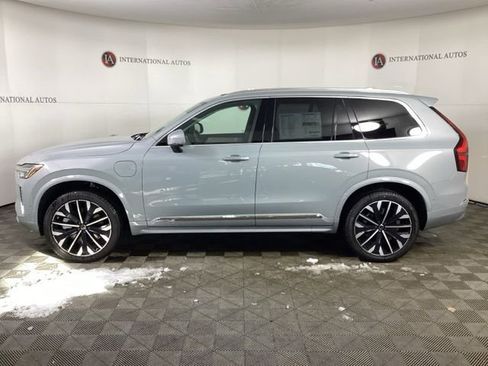 New 2026 Volvo XC90 T8 Plus w/ Protection Package Premier image 8