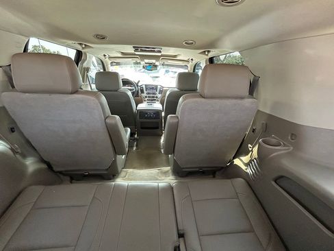 Used 2017 GMC Yukon SLT w/ Premium Edition image 16