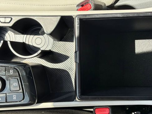 Used 2025 Kia Sportage EX w/ Premium Package image 29