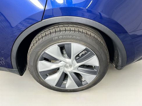 Used 2023 Tesla Model Y Long Range AWD/4WD image 11