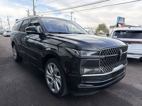 New 2025 Lincoln Navigator L Reserve image 4