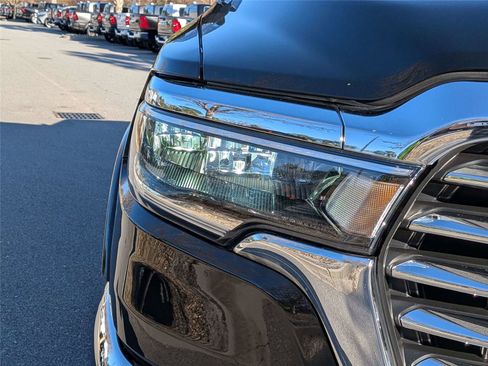 Certified 2025 RAM 1500 Laramie image 12